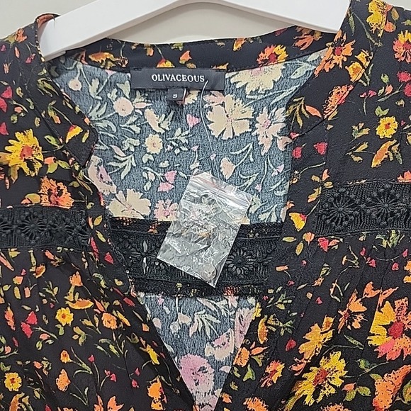 NWT Oliveaceous Floral Long Sleeve Romper Boho Chic Black Shorts Jumper Size S - Picture 3 of 11